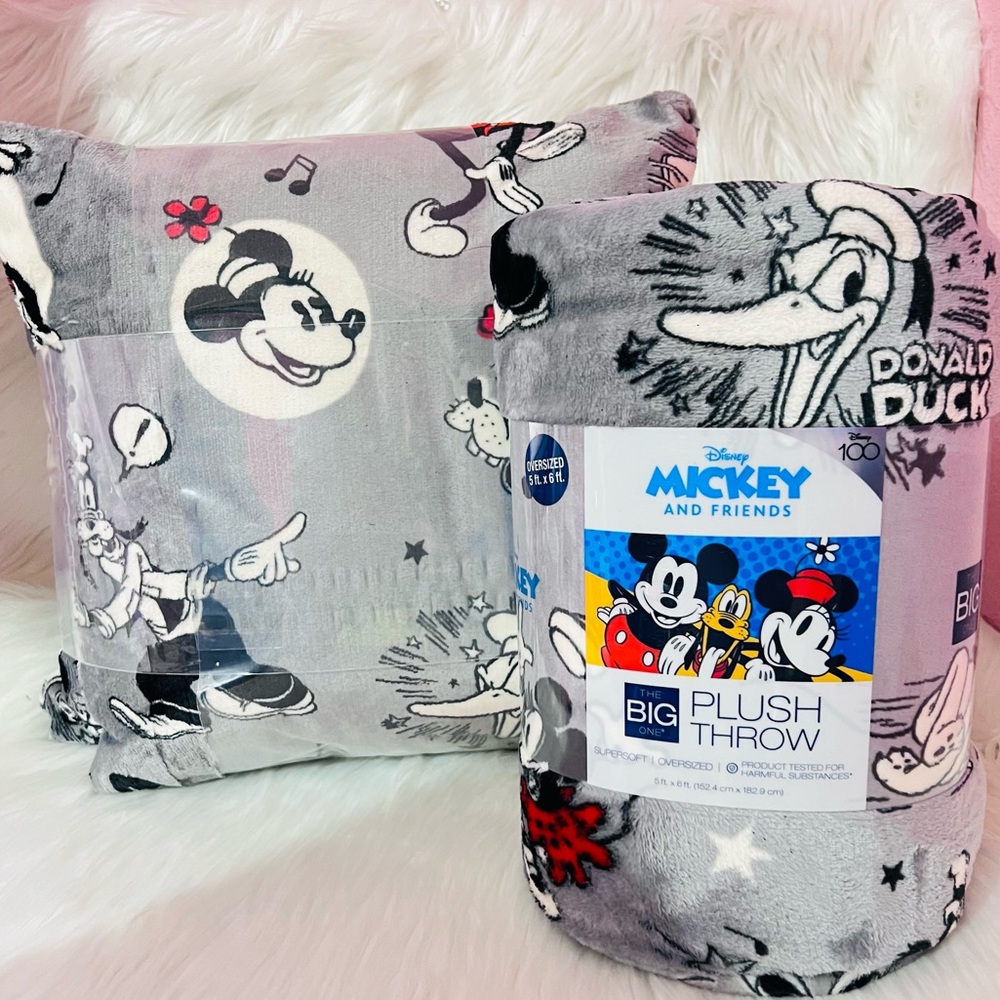 Mickey Pillows‎ and Throw Bundle